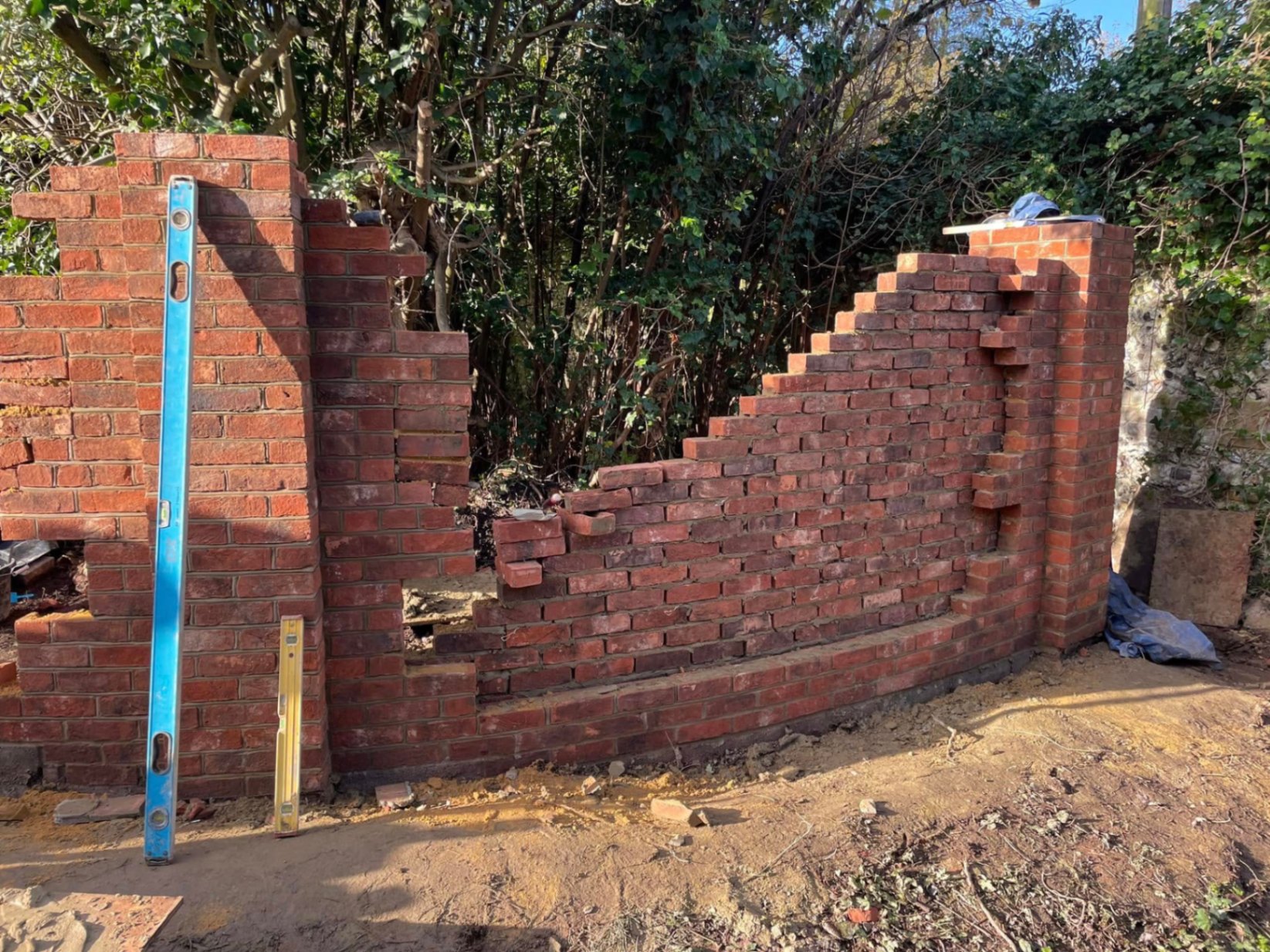 garden wall construction, curved brickwork — Philbert Construction brickwork project in Reading